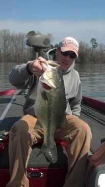 Top Recommendations for Bass Fishing in North Alabama